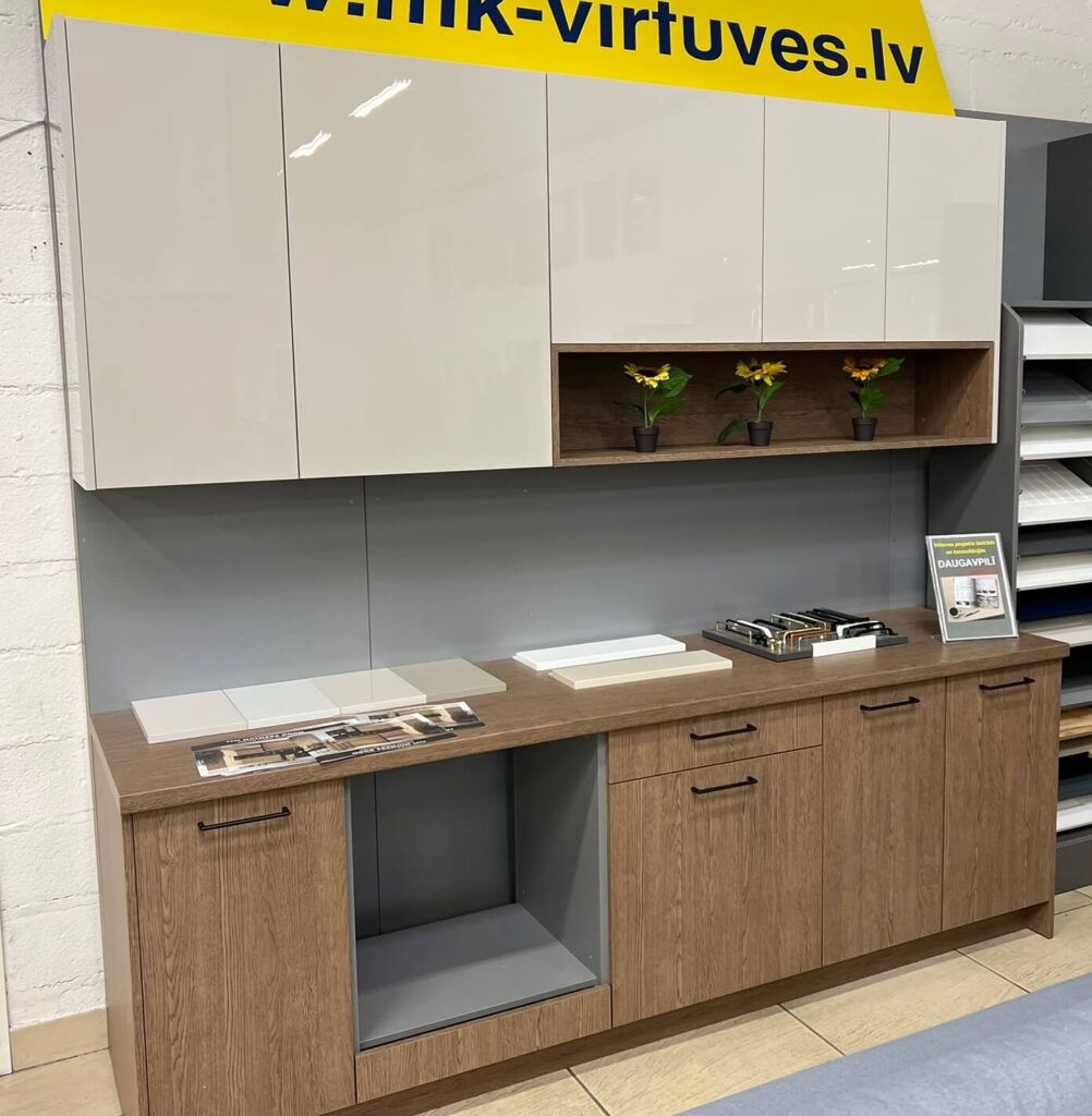 Ekspozīcijas izpārdošana MONO Daugavpilī