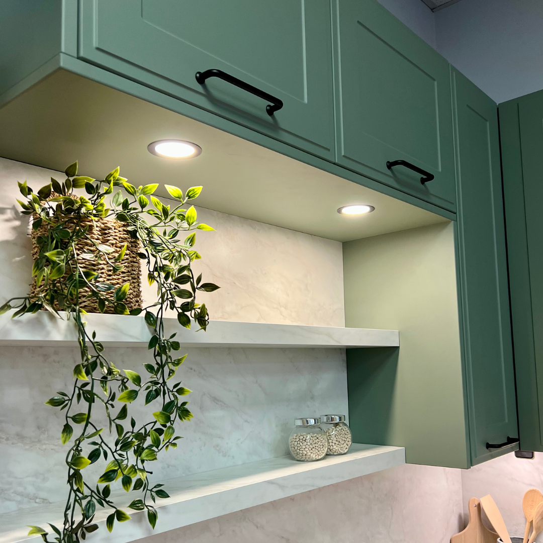 Funkcionāla virtuve MONO salvija