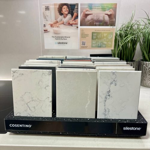 Akmens masas virtuves darba virsmas: Silestone un Dekton